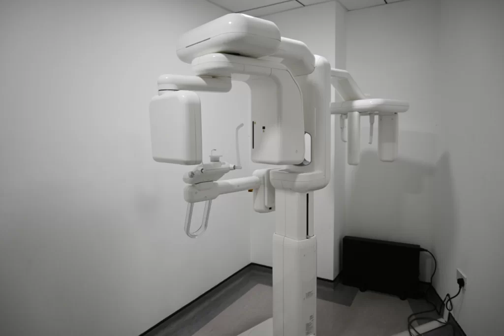 Cone beam CT imaging unit in dental office